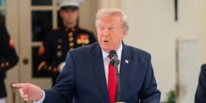 Дональд Трамп, Капітолій та Ормузька протока