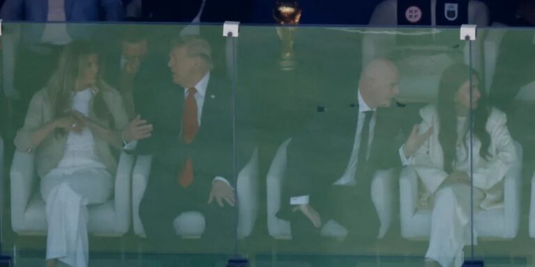 Фінал ЧС-2026: як Трамп розглядав Кубок світу за бронесклом