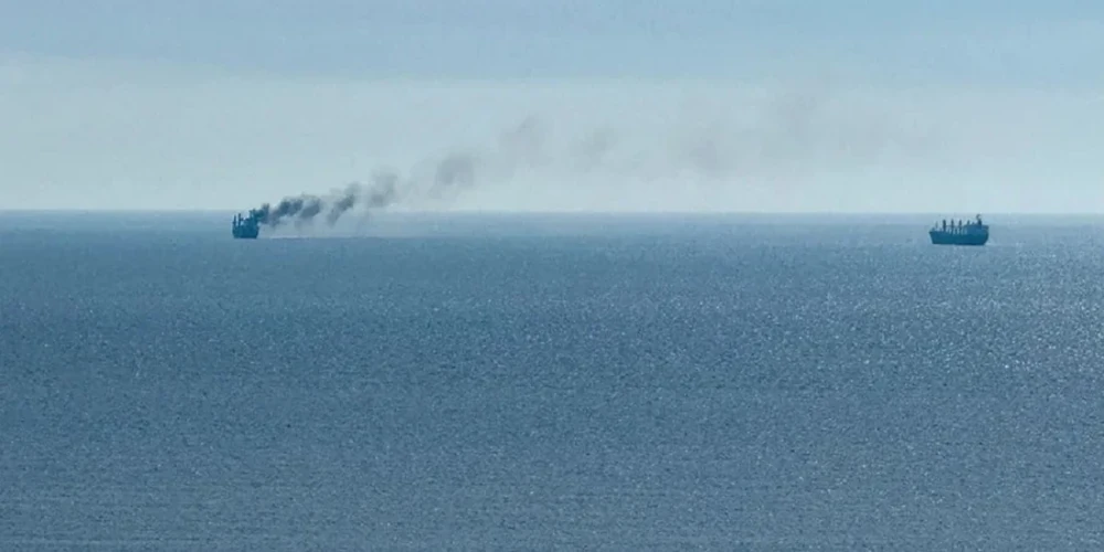 Зерно на тлі українського поля, символ блокади морських портів Великої Одеси