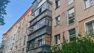 Пошкоджені лікарня, культурно-спортивний комплекс, багатоквартирні будинки та автомобіль у Нікопольському районі