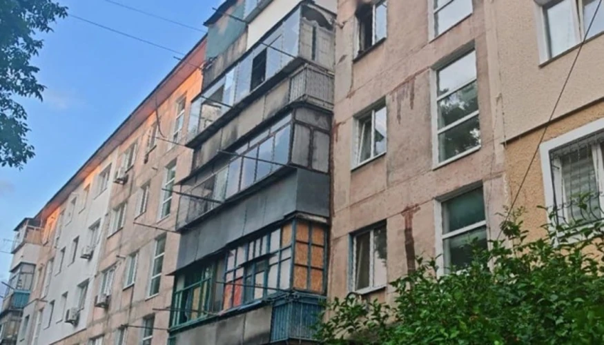 Пошкоджені лікарня, культурно-спортивний комплекс, багатоквартирні будинки та автомобіль у Нікопольському районі