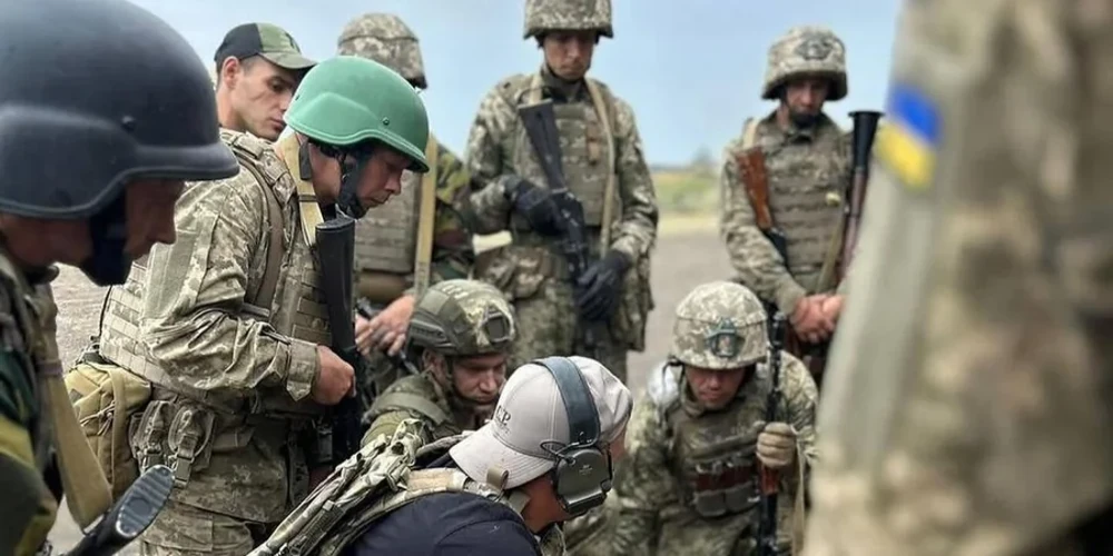425-й окремий штурмовий полк «Скеля» під оперативним керівництвом корпусу «Азов»