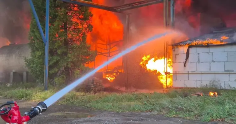 Пожежа на складі аерозолів у Львові: двоє загиблих, пʼять постраждалих