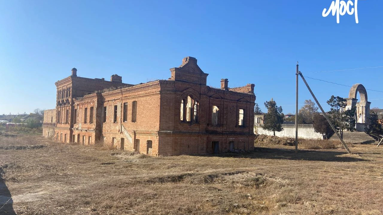 Пошкоджений монастир у селі Червоний Маяк після удару FPV-дрона 19 вересня