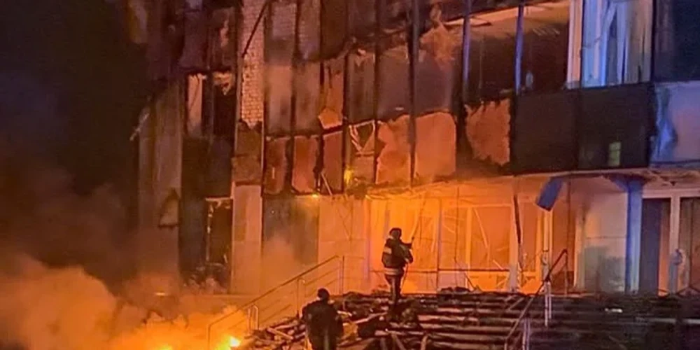 Наслідки пожежі після влучання російського БпЛА у будівлю приватної телерадіокомпанії у Кременчуці