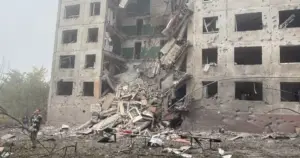Наслідки удару КАБами по приватному сектору та СТО в Немишлянському районі Харкова